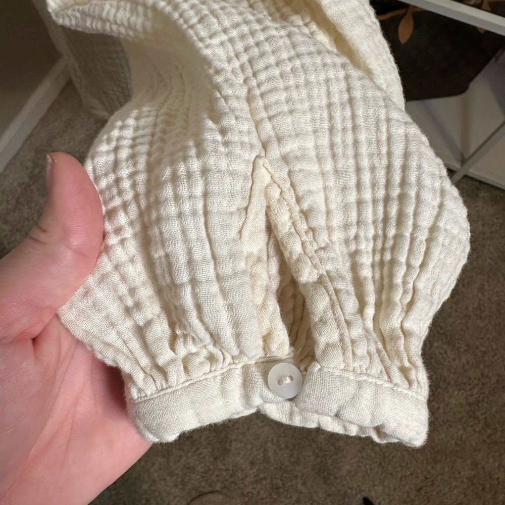 Universal Thread Cream Textured Blouse - Picture 6 of 8